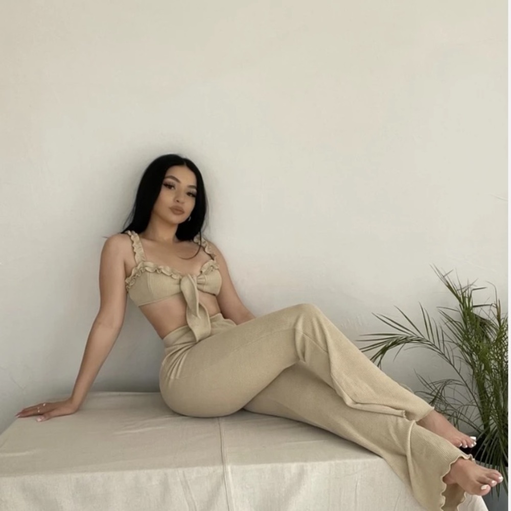 Cute tan set